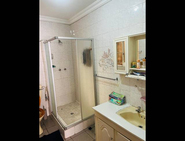 3 BEDROOM HOUSE FOR SALE IN BIRCHLEIGH NORTH
